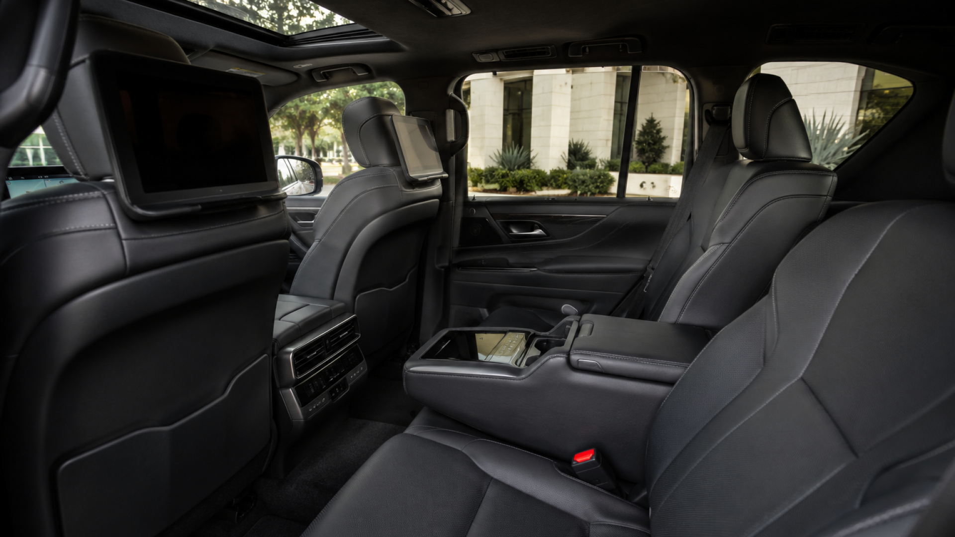2024 Lexus LX 600 For rent