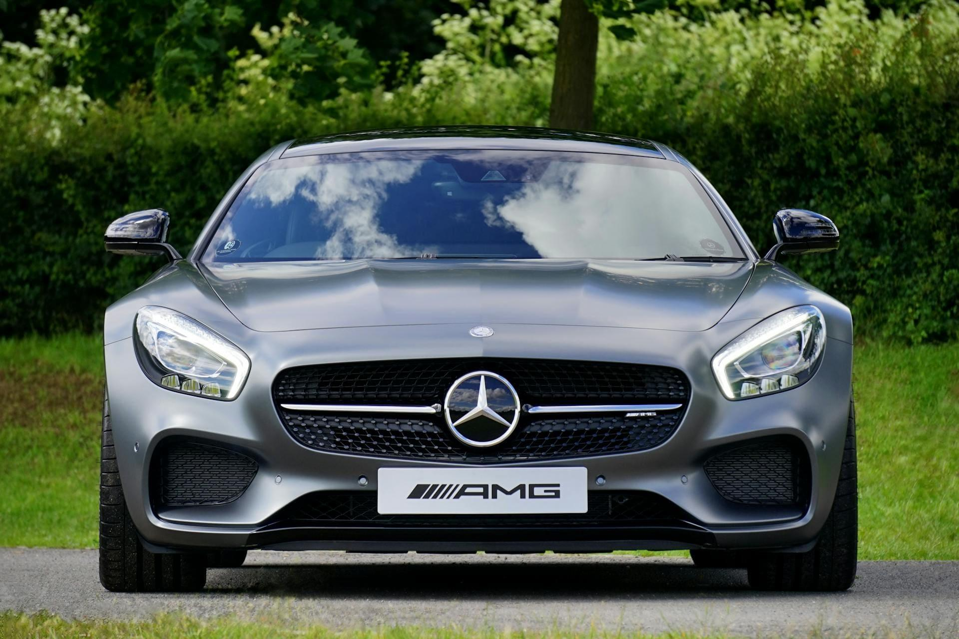 The Pros and Cons of Hybrid Vehicles